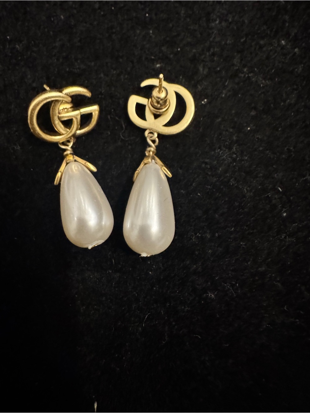 Gucci Gold-Tone GG Pearl Teardrop Earrings - Picture 4 of 5